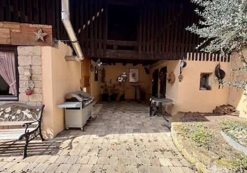 Überdachter Teil im Innenhof