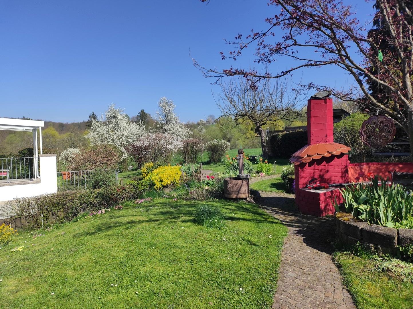Garten mit BBQ-Bereich