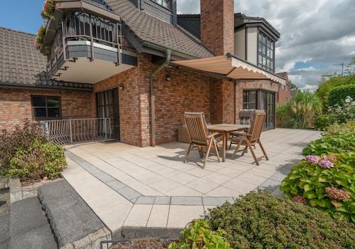 Terrasse mit Markise