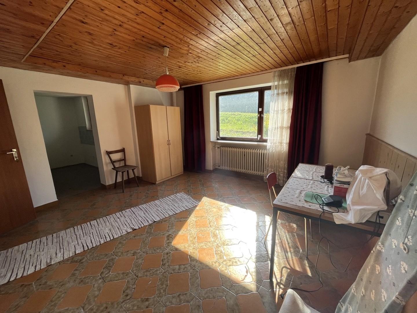 Wohnzimmer/Zimmer UG