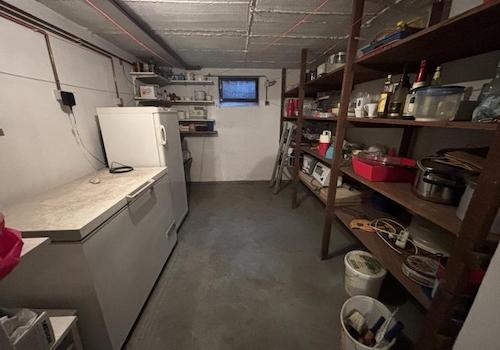 Vorratsraum im Keller