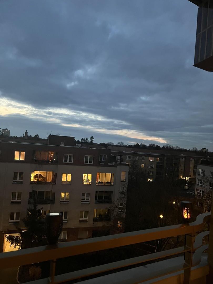 Foto vom Balkon aus, abends 