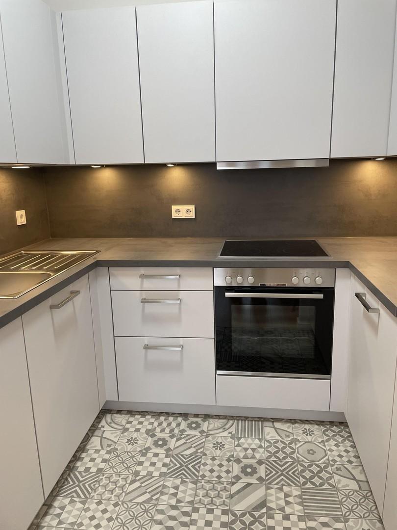 vollst. eingerichtete Küche