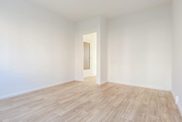 Schlafzimmer_Blick zur Tür