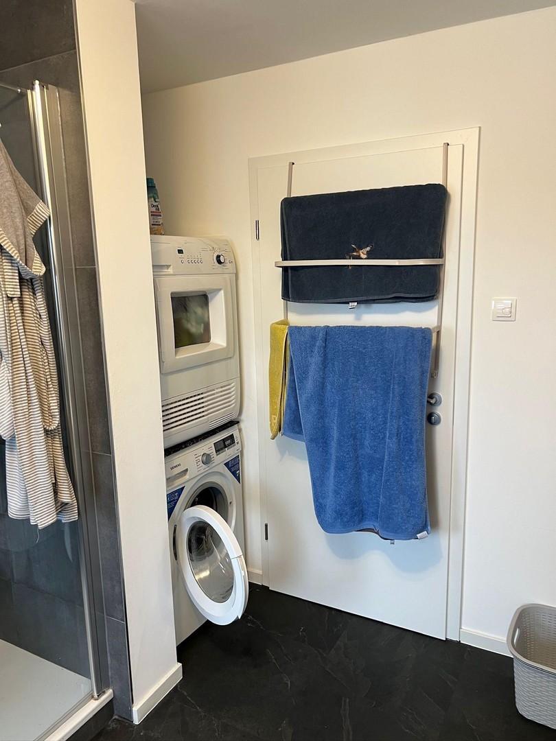 Badezimmer mit Wama & Trockner