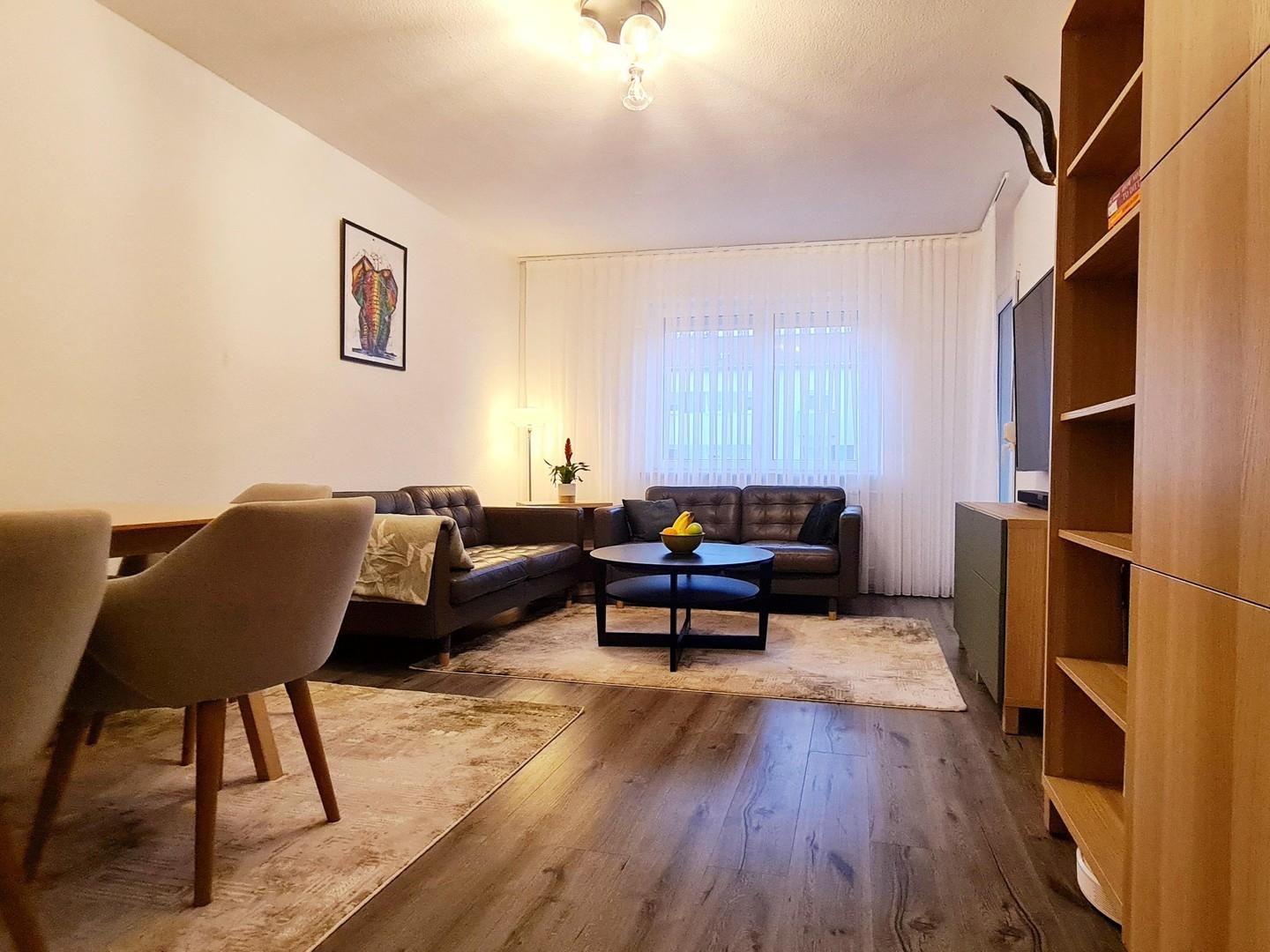 Wohnzimmer/Esszimmer