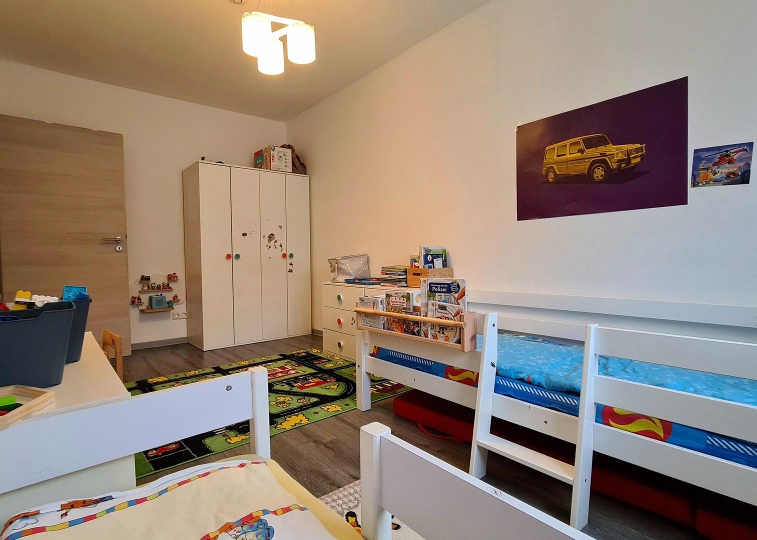 Kinder-/Arbeitszimmer