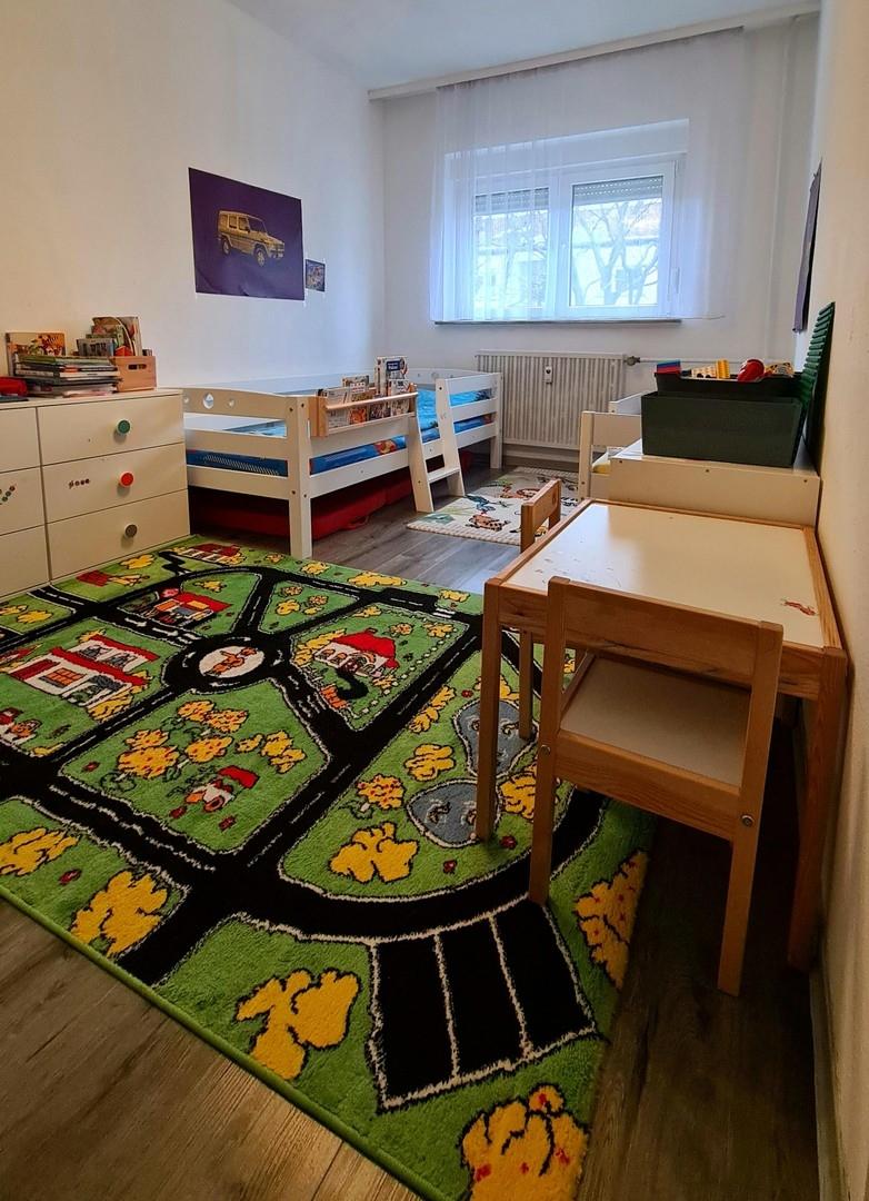 Kinder-/Arbeitszimmer