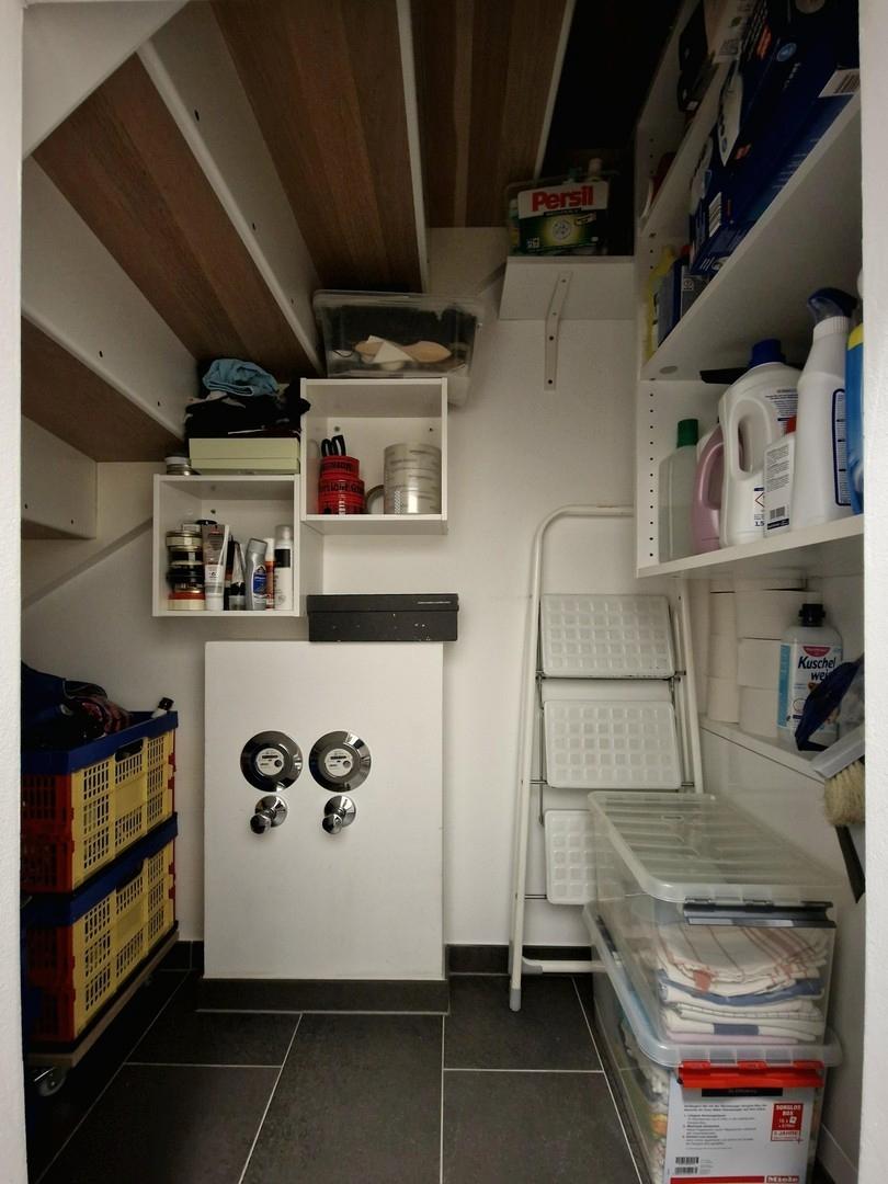 08_Abstellkammer unter Treppe
