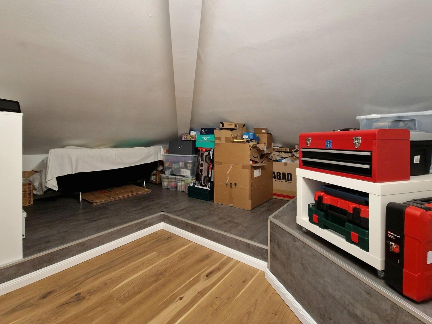 09_Abstellr. hinter Galerie_1