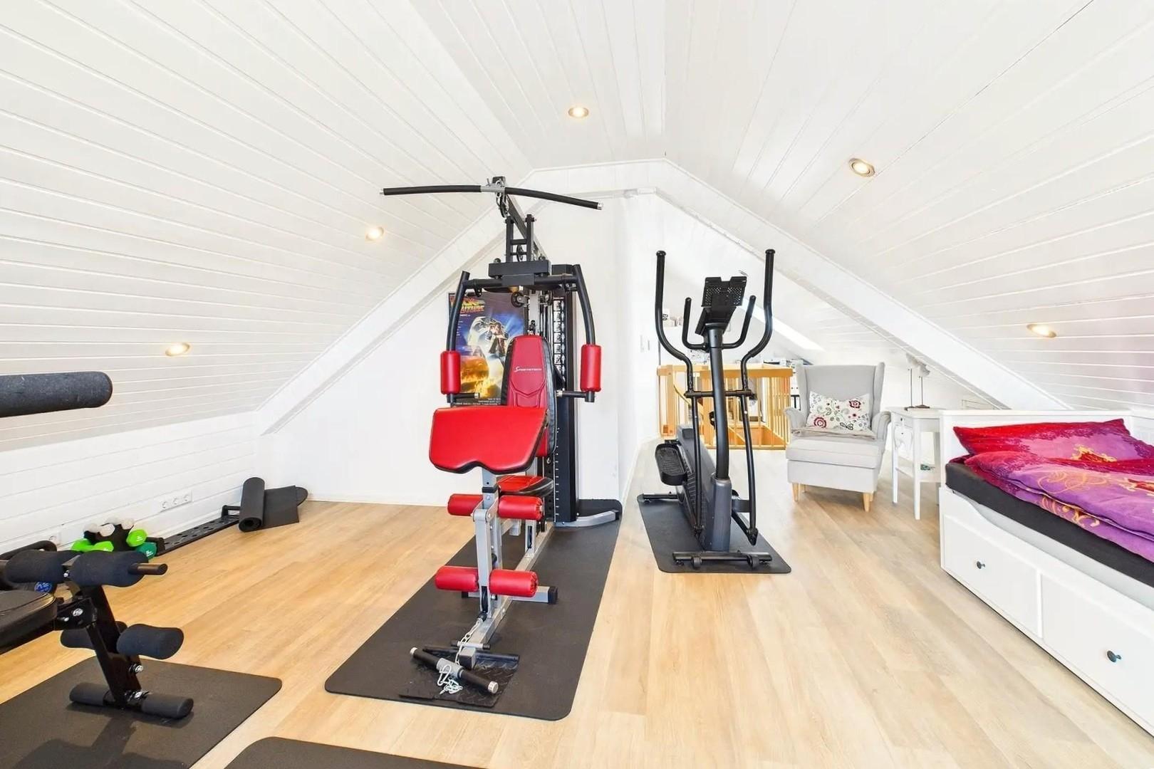 Arbeits-/Schlafzimmer/Fitness