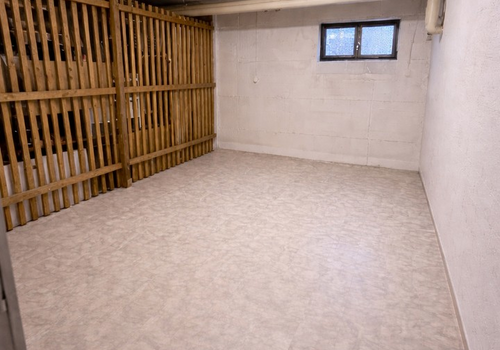 12 m2 Kellerraum Strom + Licht