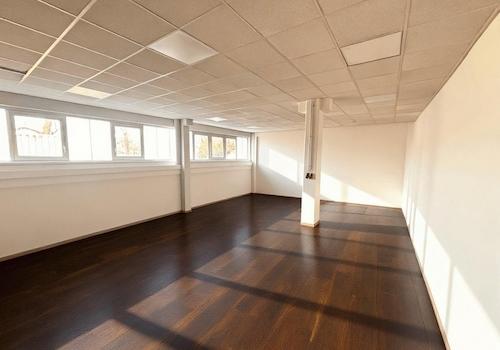 Nische rechts vom Rolltor