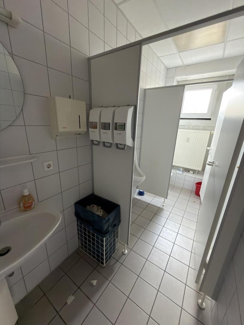 Toilettenanlage im Erdgeschoss