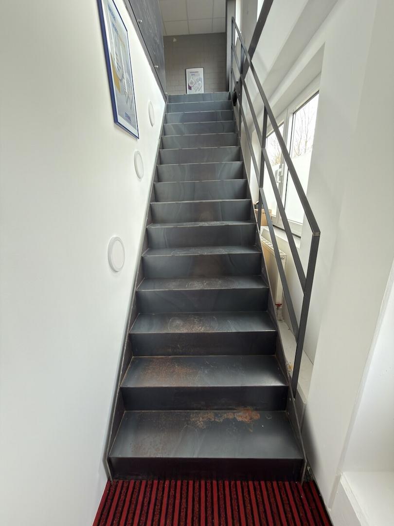 Treppe zum Obergeschoss