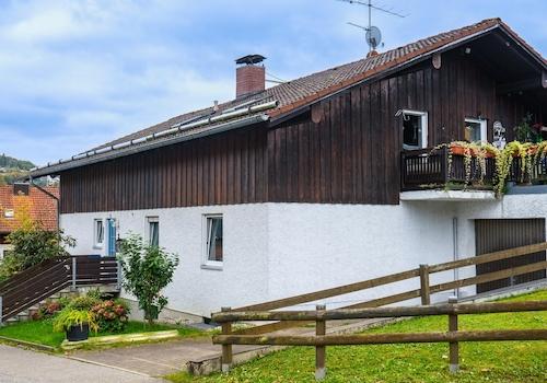 Eingang, Westseite des Hauses