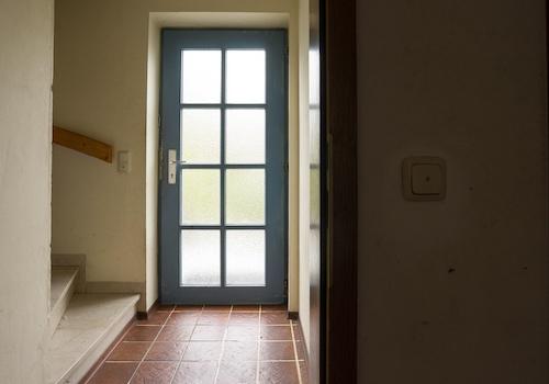 Haustür mit Windfang