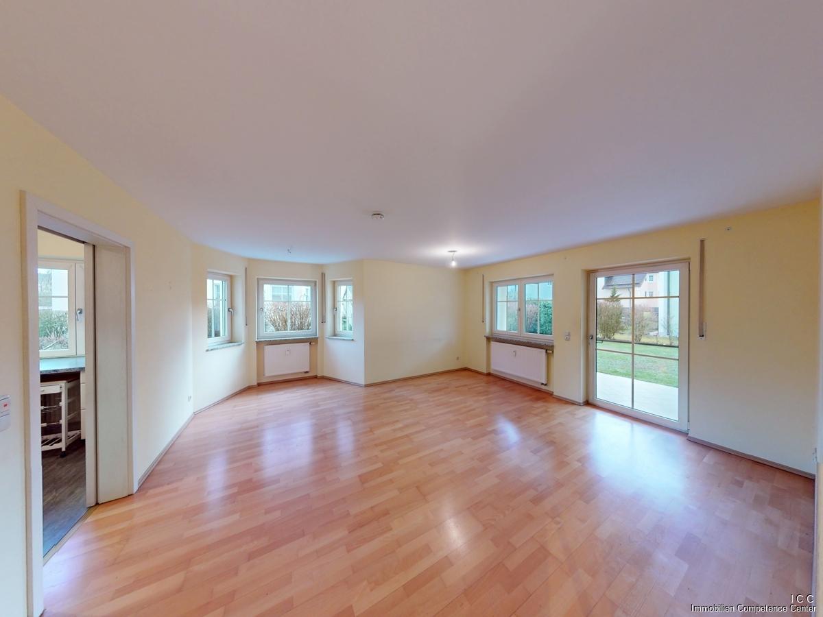 Wohnen und Essen - Erdgeschoss-Eigentumswohnung - Ruhstorf an der Rott