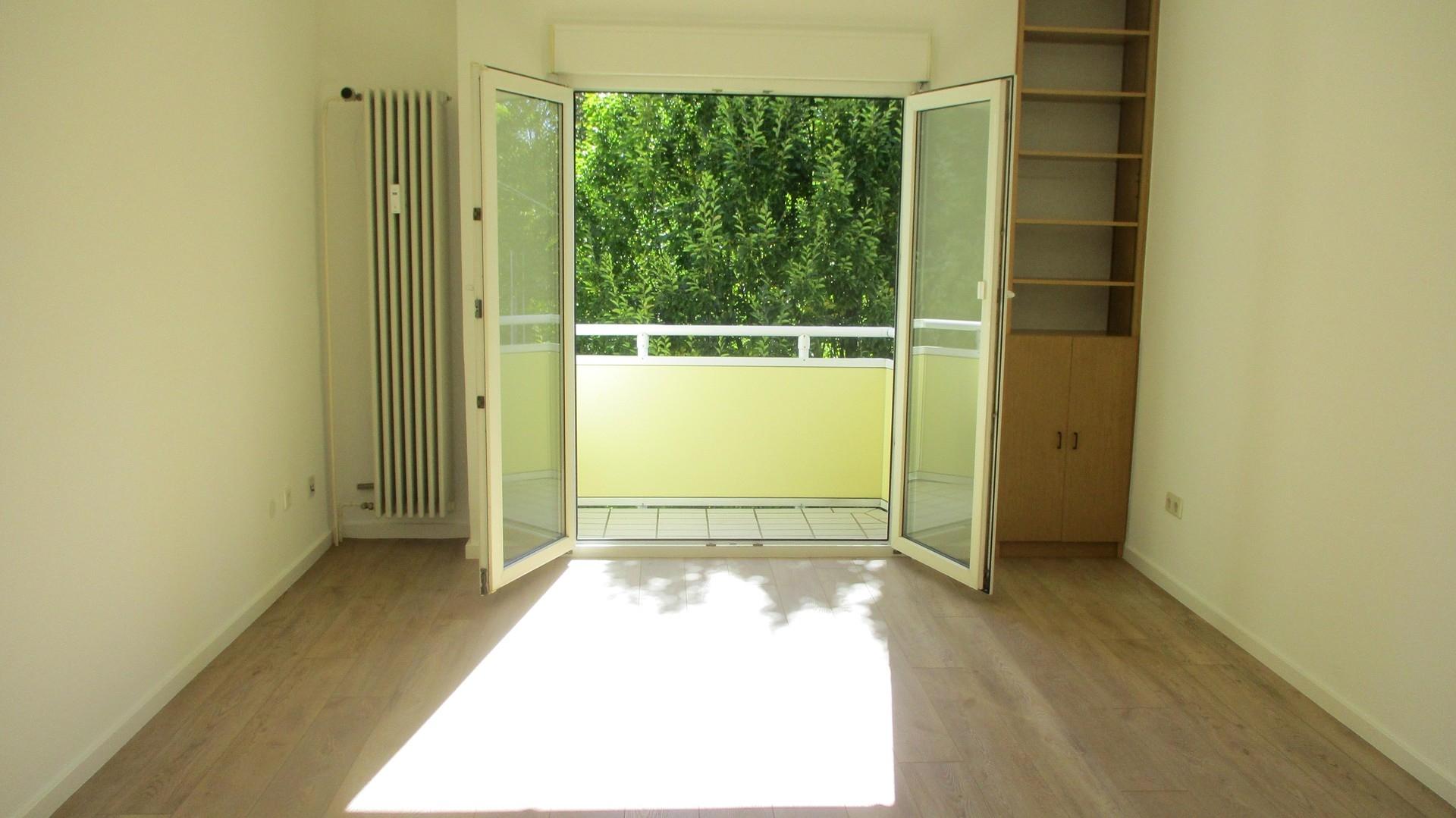 Schlafzimmer mit Balkon