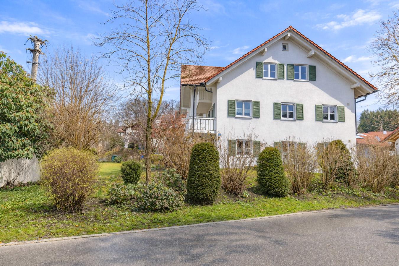 Großzügiges 3(-4) Familienhaus mit Garten, 4 Balkonen und vielseitigem Nutzungspotenzial