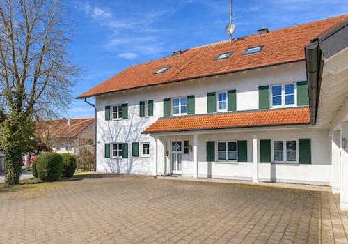 Großzügiges 3(-4) Familienhaus mit Garten, 4 Balkonen und vielseitigem Nutzungspotenzial