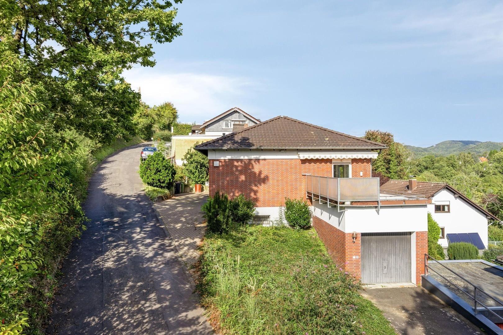 seitliche Hausansicht