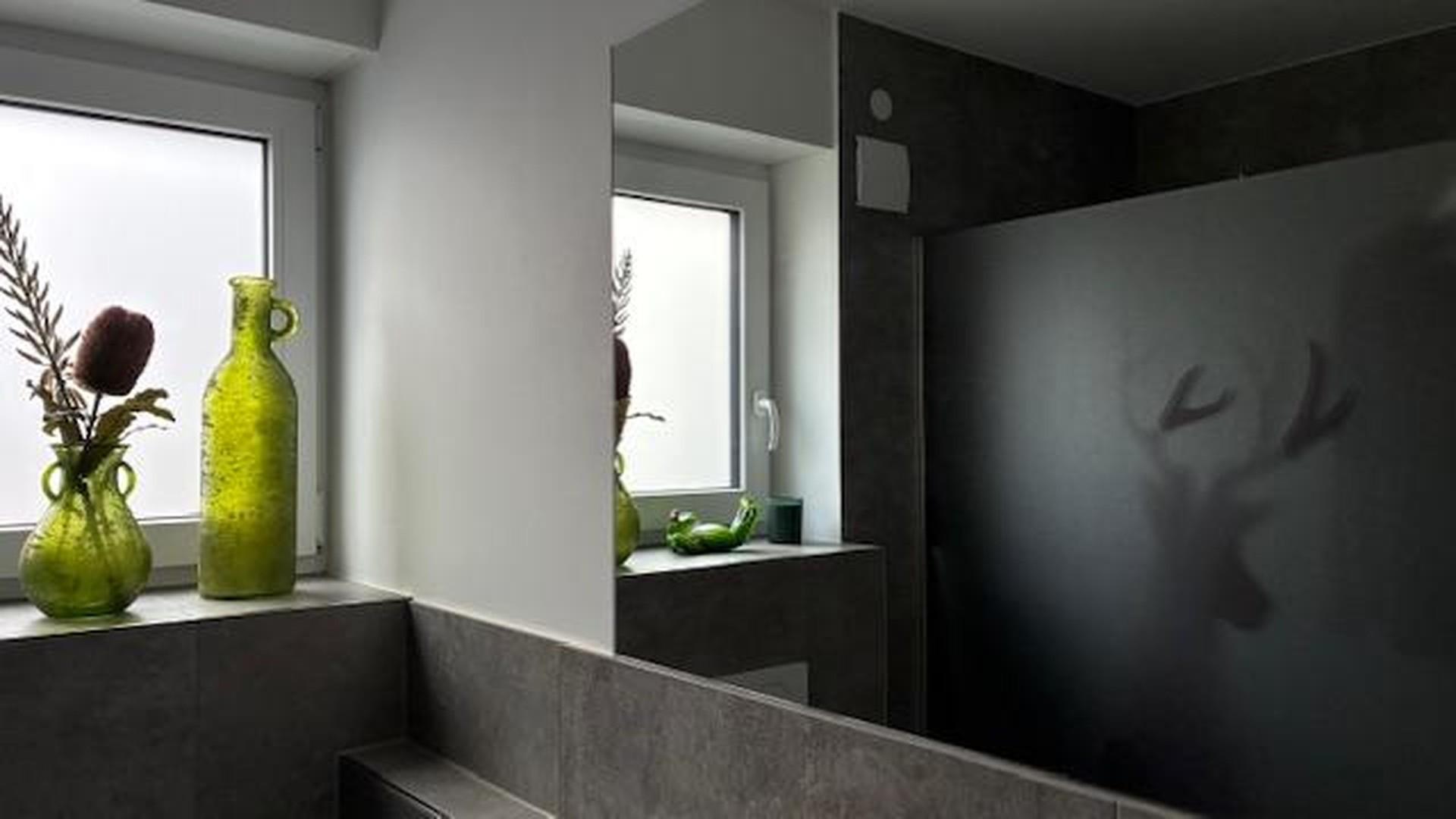 Gäste Bad mit Dusche und WC