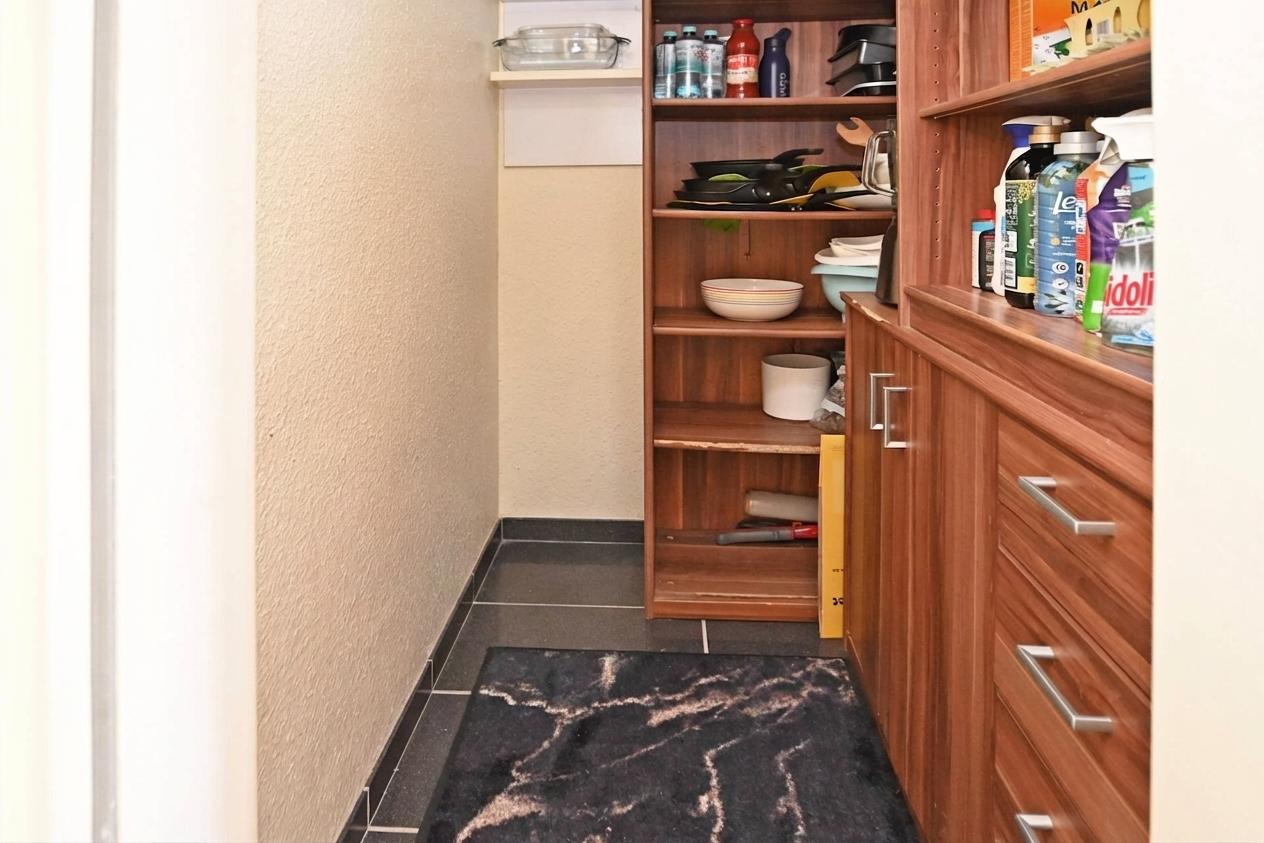 praktischer Haushaltsraum im Flur