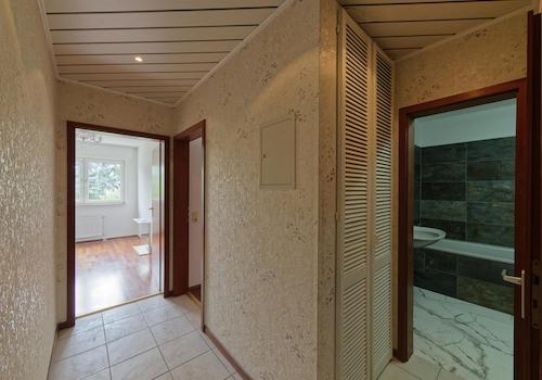 Flur - Perspektive 2