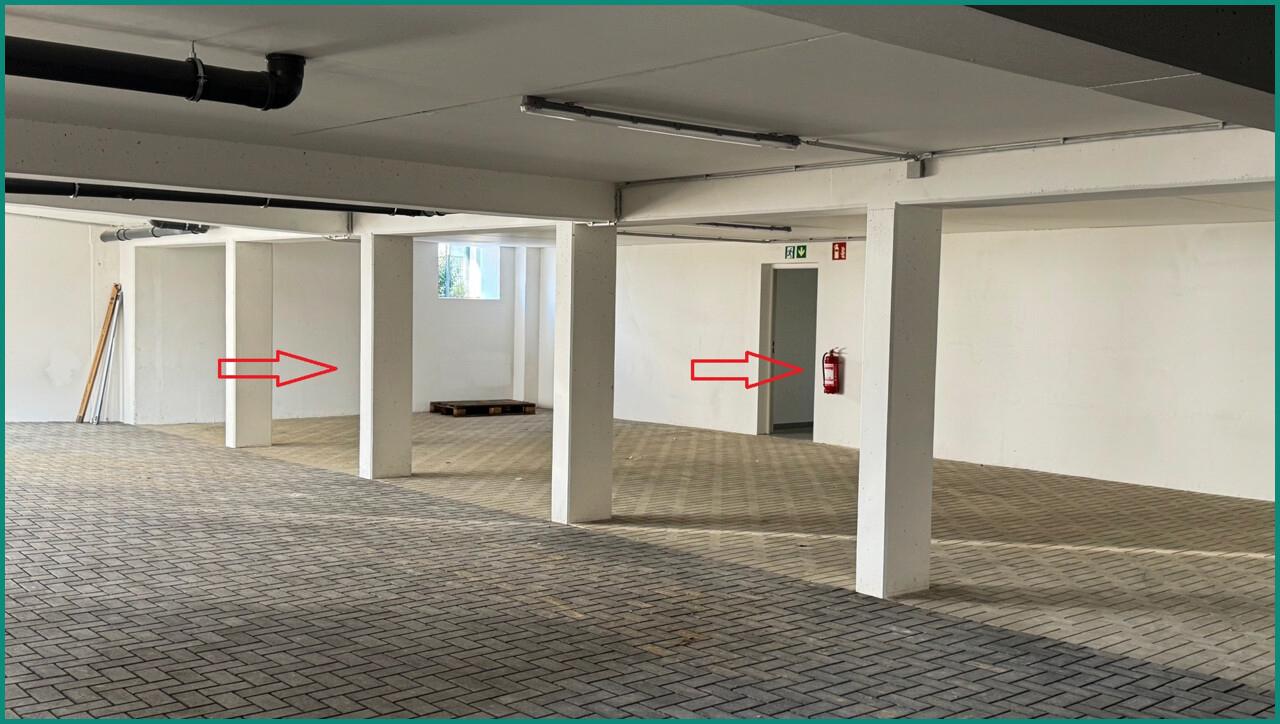 Blick in die Tiefgarage mit Hausfluranbindung