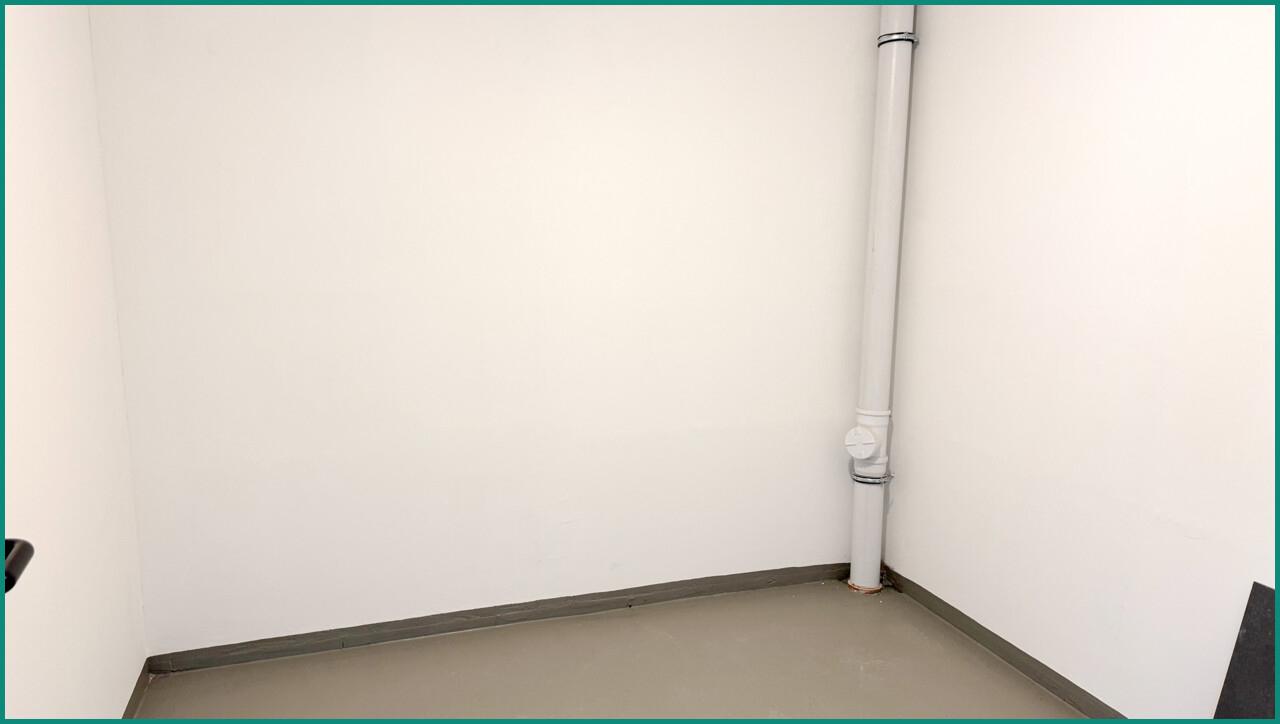 Kellerraum mit Stromanschluss