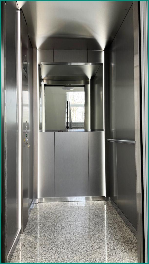 Moderner Aufzug