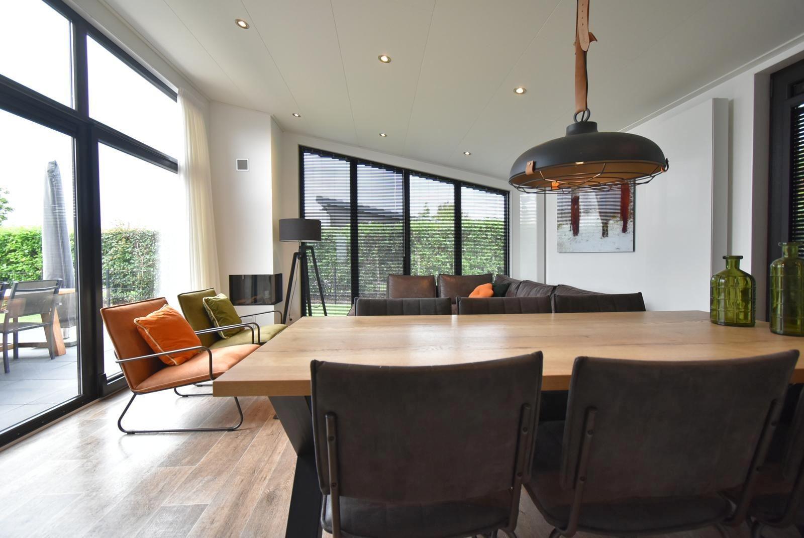 ferienhaus-kaufen-herkingen-wohnzimmer-esszimmer-2025.webp008