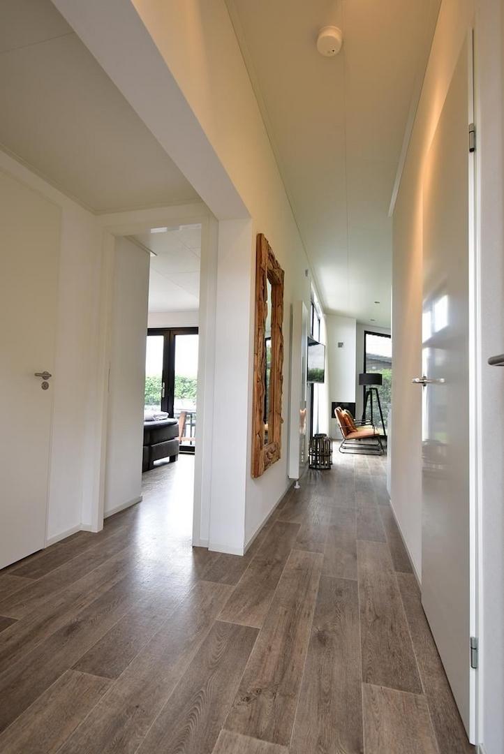 ferienhaus-kaufen-herkingen-wohnzimmer-esszimmer-2025.webp07
