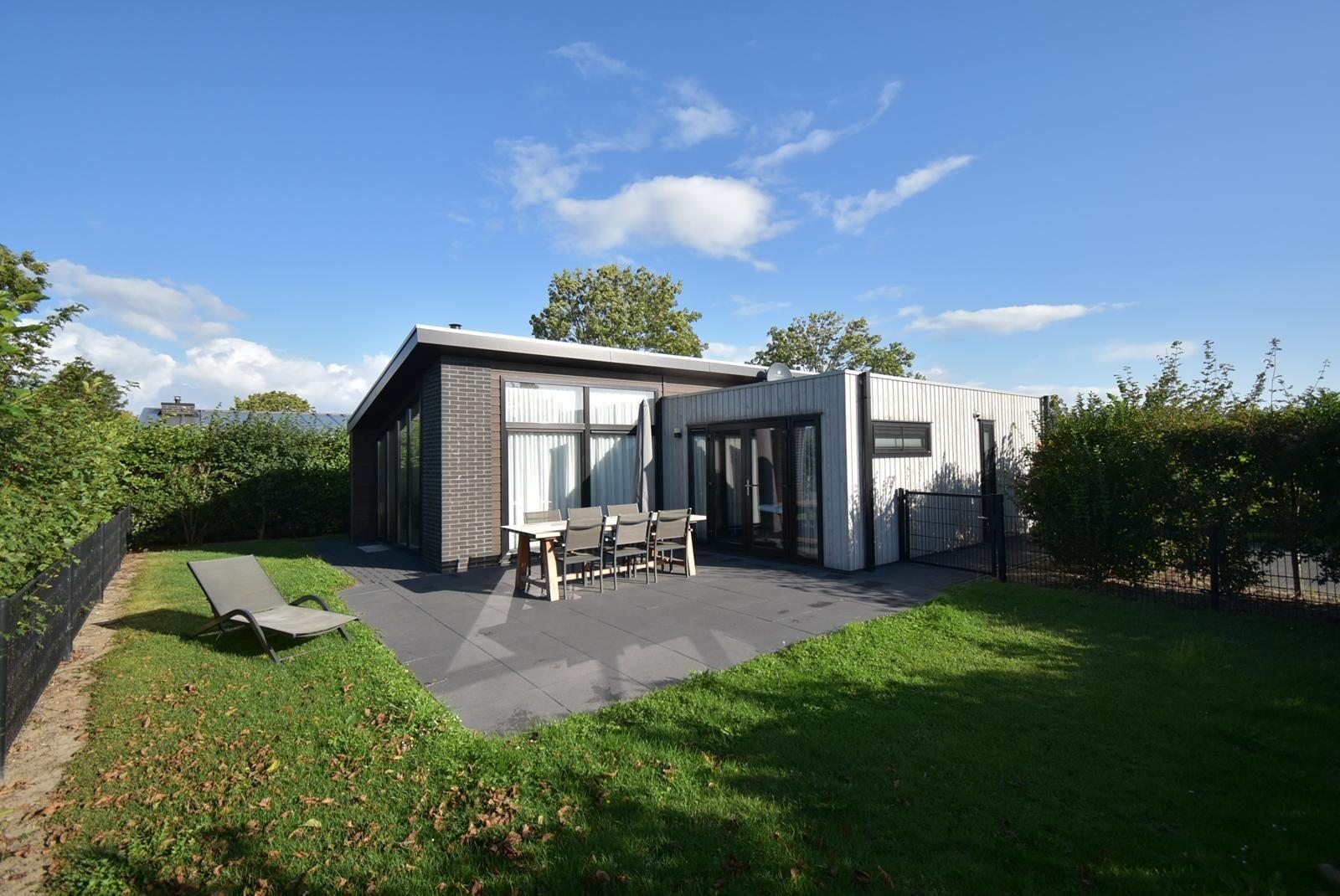 ferienhaus-kaufen-herkingen-modern-terrasse02