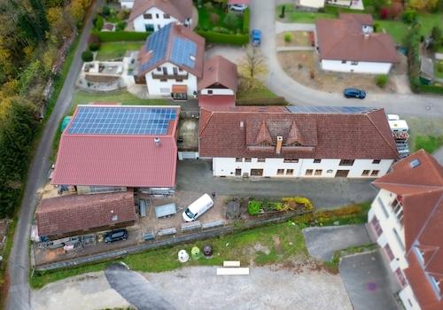 Areal mit Wohnhaus/Werkstatt, Lagergebäude und Nebengebäude