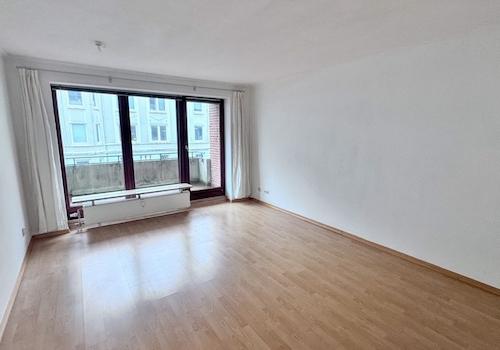 Wohnzimmer mit Loggiazugang