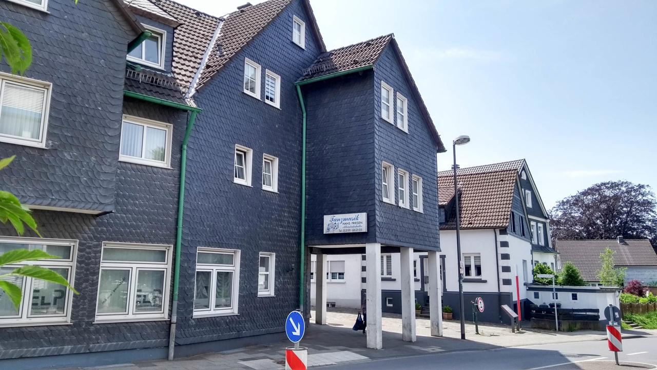 Bürogebäude vom Rathaus aus gesehen