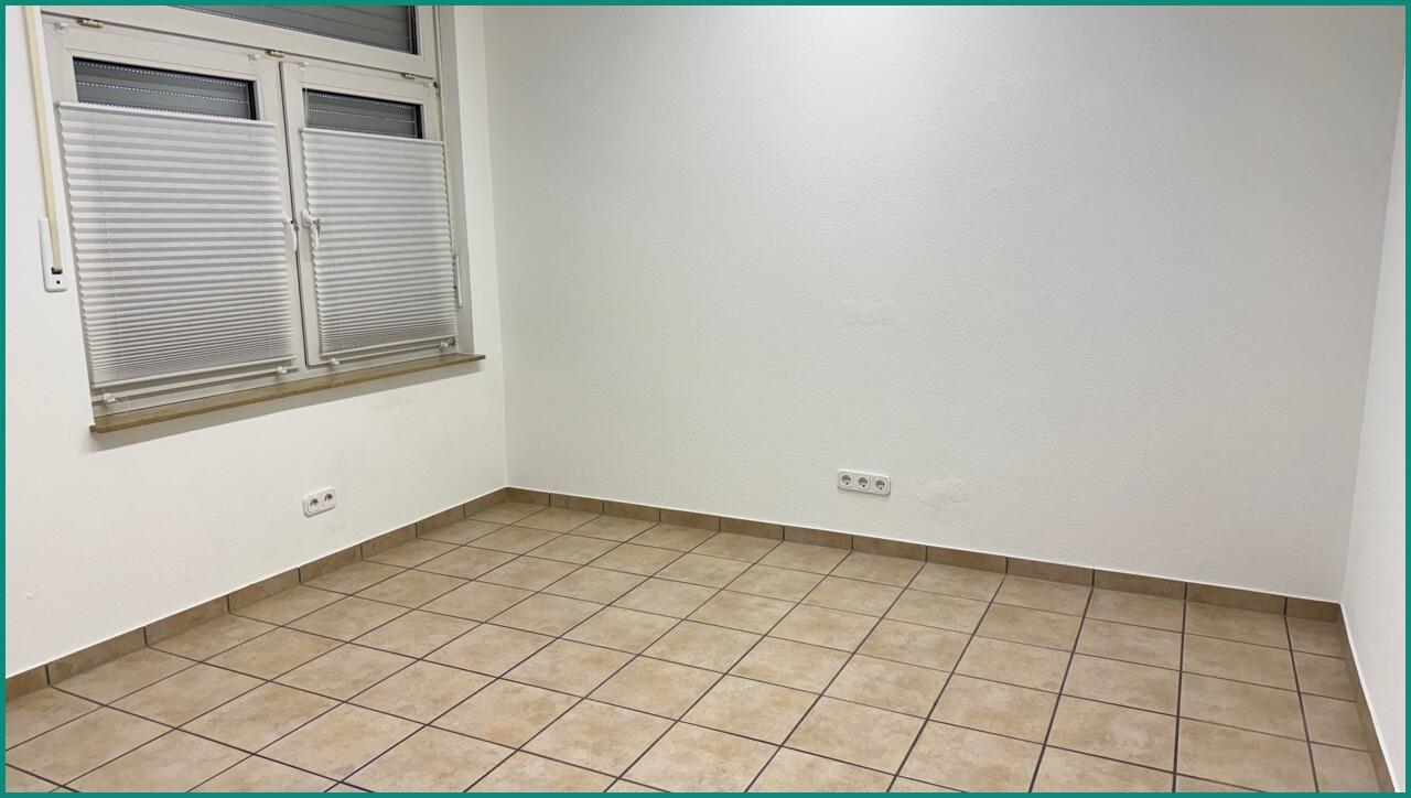 Büro 1 zur Straße
