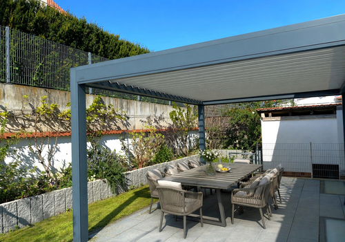 Terrasse mit Pergola