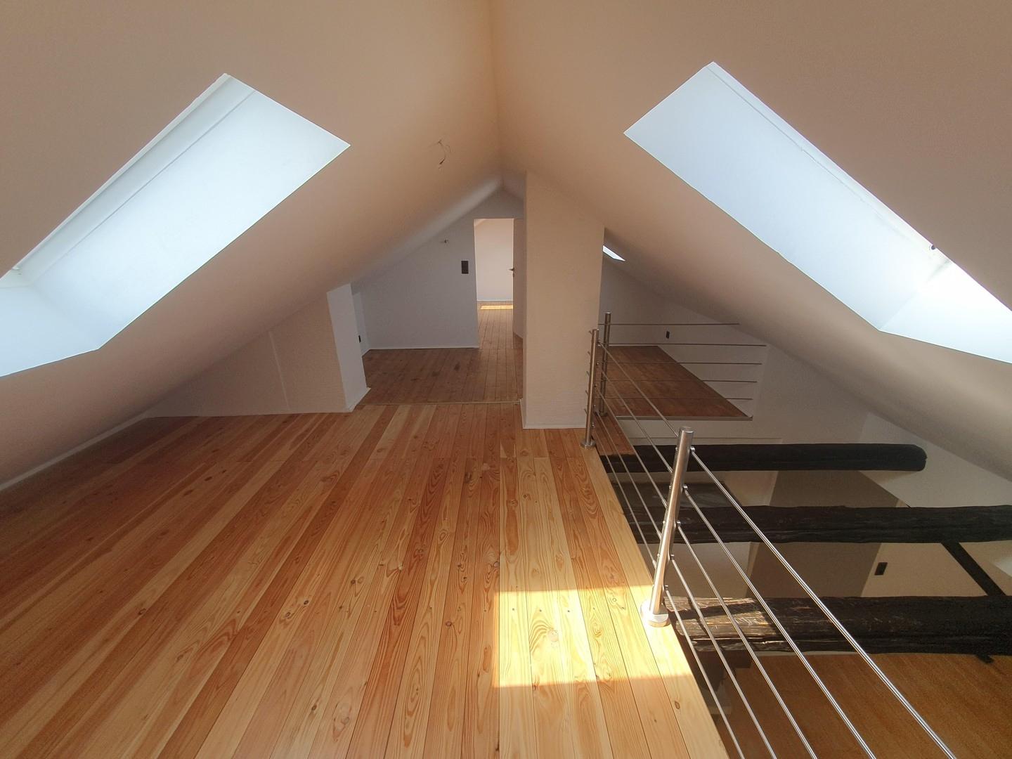 Dachg. rechts Spitzboden