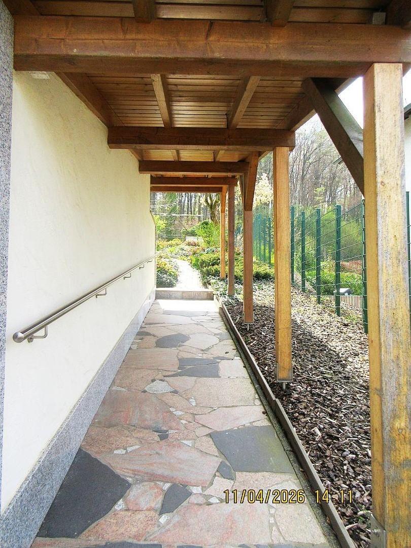 Zum Garten + Hauseingang