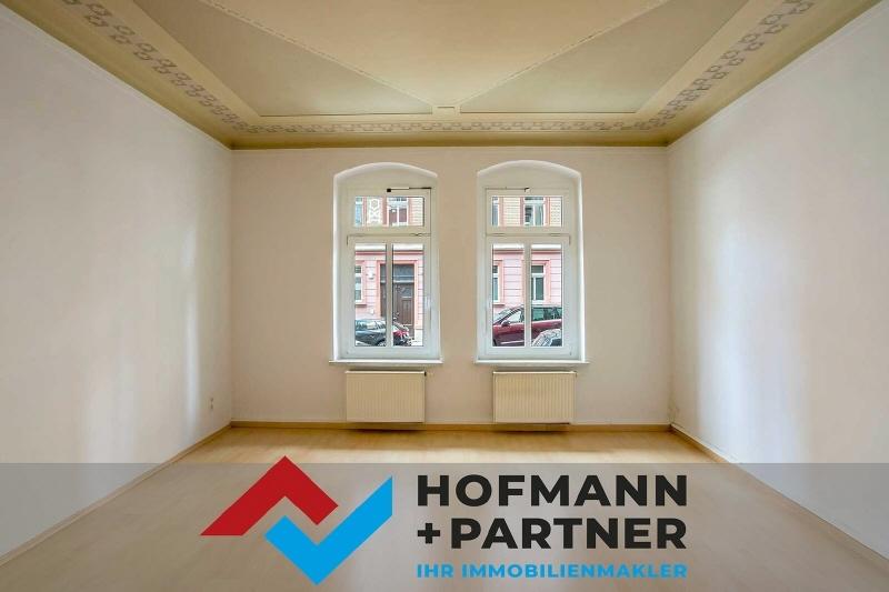 Wohnzimmer mit Stuck