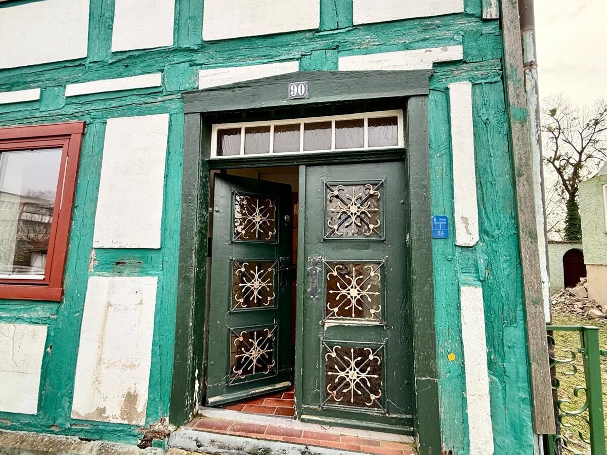 historische Eingangstür 