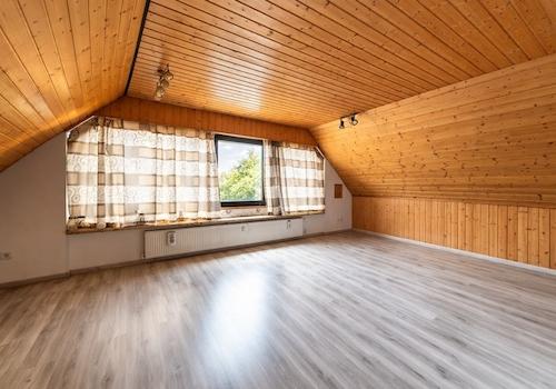 Wohnzimmer der kleinen Wohnung im 1. OG