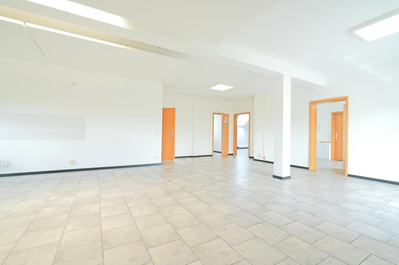 Empfangsraum / Großraumbüro