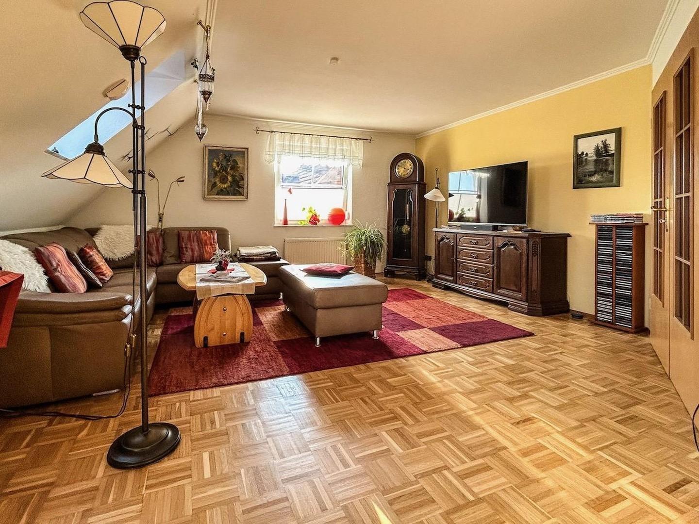 Wohnzimmer mit Flügeltür