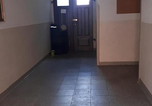 Vom Flur in Innenhof - Teil 1