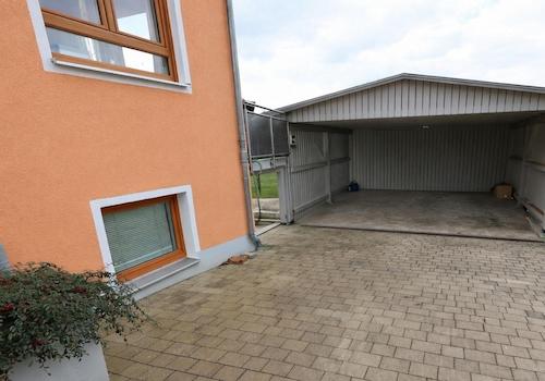 Einfahrt, Carport, Anbau