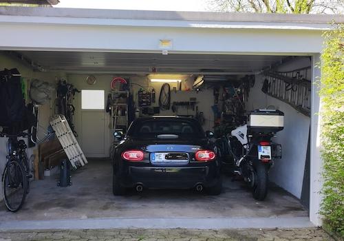 Großräumige Garage